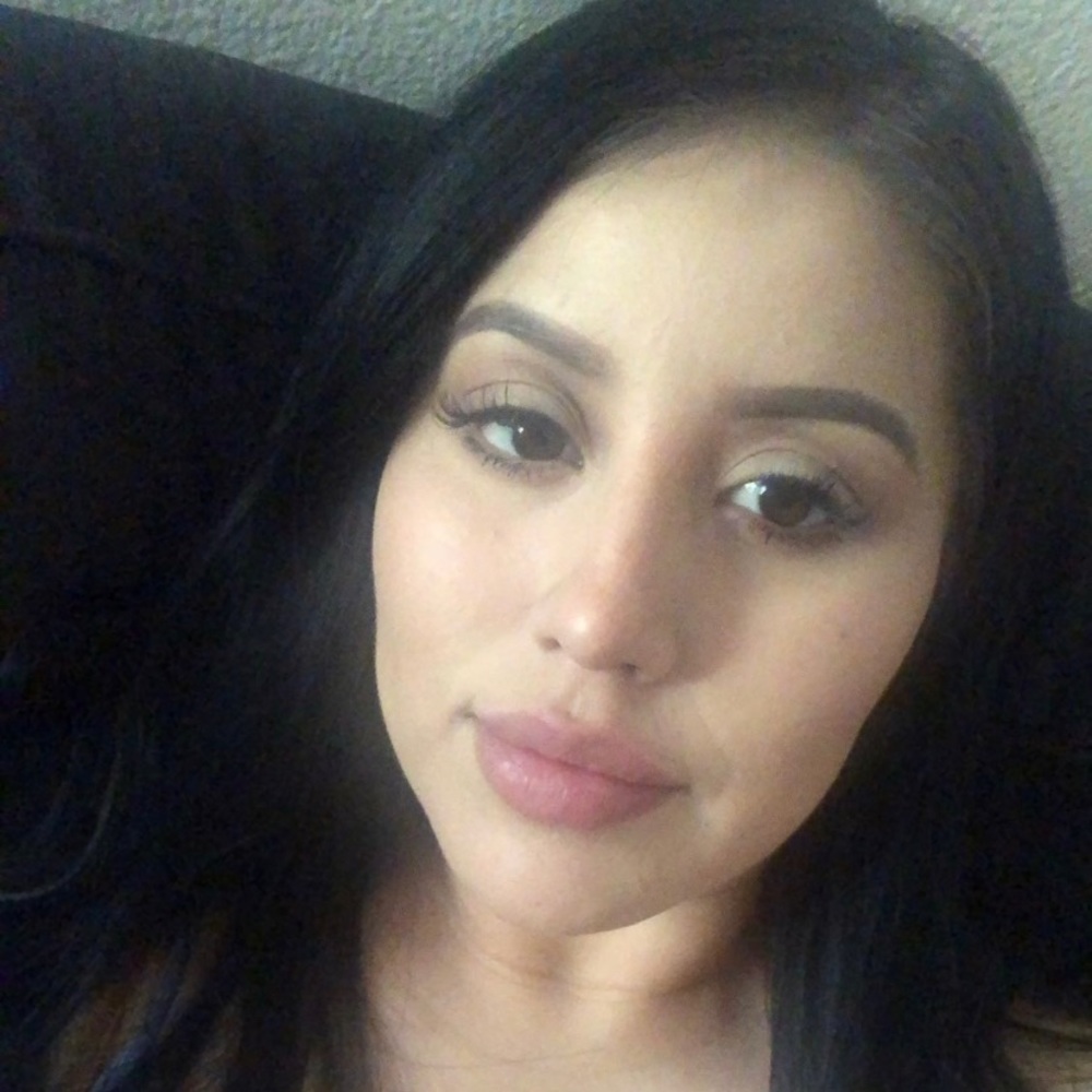 Meet your Posher, Yesi